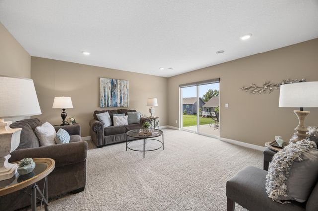 18192 Hartlin Avenue, Lakeville, MN 55044