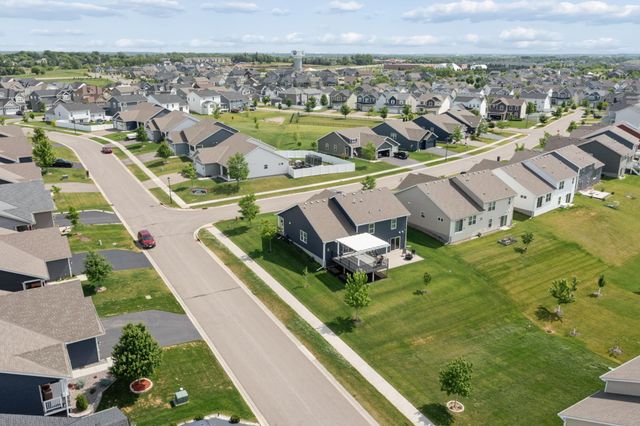 18192 Hartlin Avenue, Lakeville, MN 55044