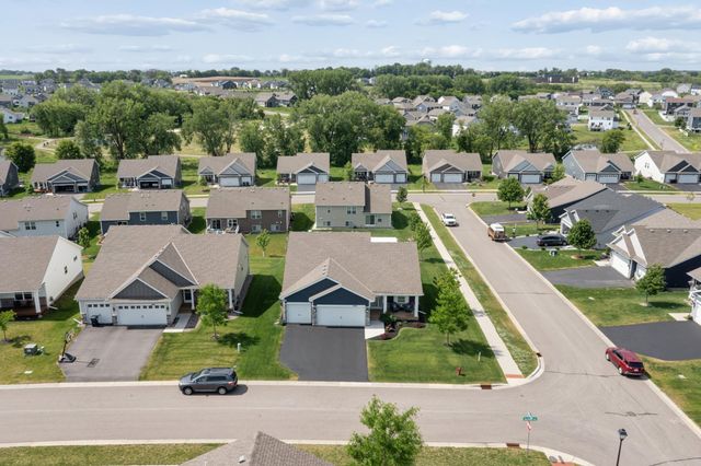 18192 Hartlin Avenue, Lakeville, MN 55044