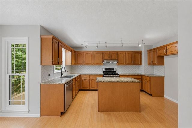 124 Cross Branches, Acworth, GA 30101