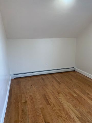 11 Jacques St, Lowell, MA 01850