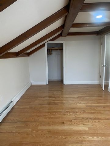 11 Jacques St, Lowell, MA 01850