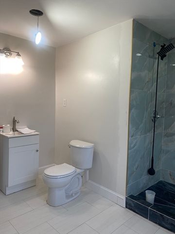 11 Jacques St, Lowell, MA 01850