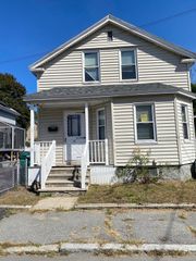 11 Jacques St, Lowell, MA 01850