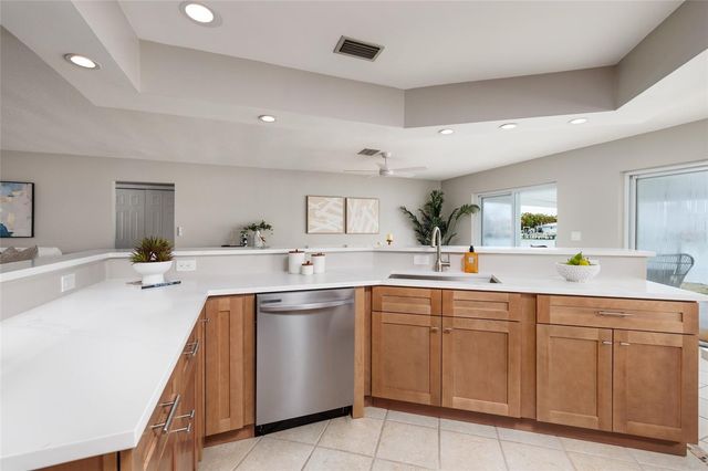 11055 4TH STREET E, Treasure Island, FL 33706