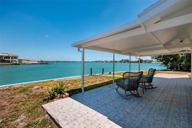 11055 4TH STREET E, Treasure Island, FL 33706