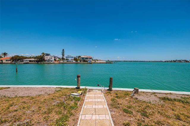 11055 4TH STREET E, Treasure Island, FL 33706