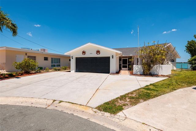 11055 4TH STREET E, Treasure Island, FL 33706