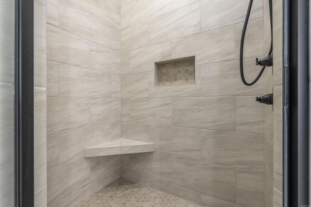 6154 Majestic Waters Drive, Benton, AR 72002