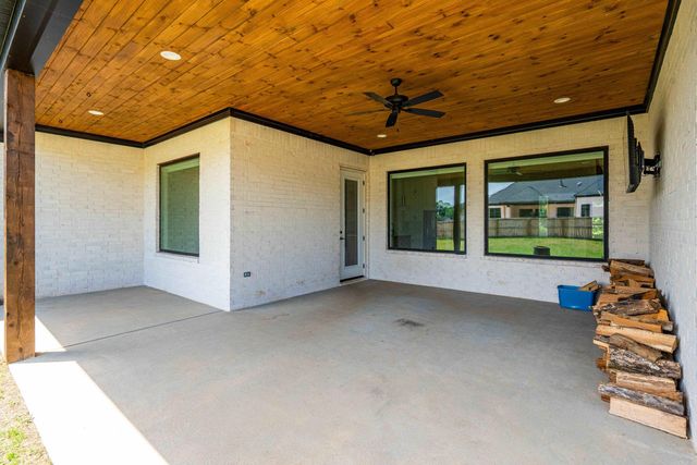 6154 Majestic Waters Drive, Benton, AR 72002