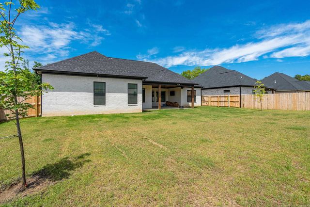 6154 Majestic Waters Drive, Benton, AR 72002