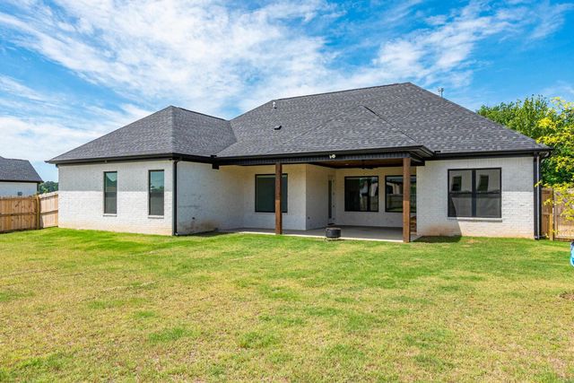 6154 Majestic Waters Drive, Benton, AR 72002