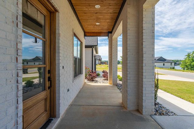 6154 Majestic Waters Drive, Benton, AR 72002