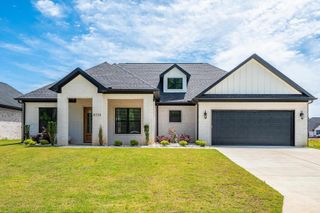 6154 Majestic Waters Drive, Benton, AR 72002