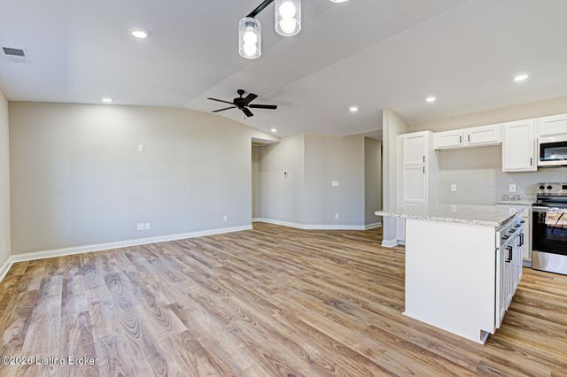 158 Mapleview Dr, Mt Washington, KY 40047