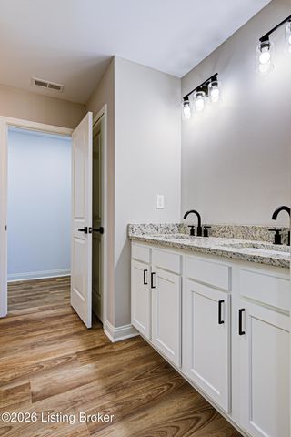 158 Mapleview Dr, Mt Washington, KY 40047