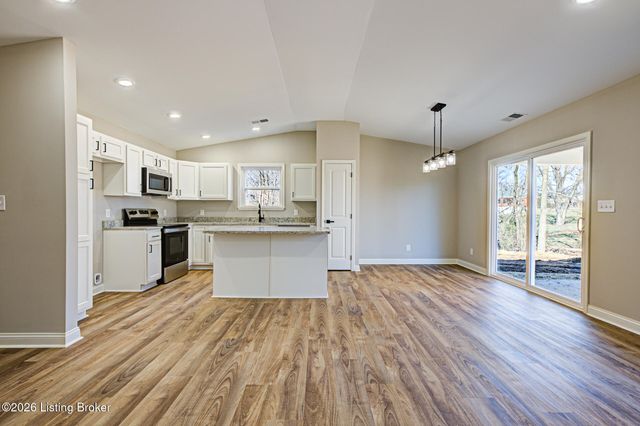 158 Mapleview Dr, Mt Washington, KY 40047