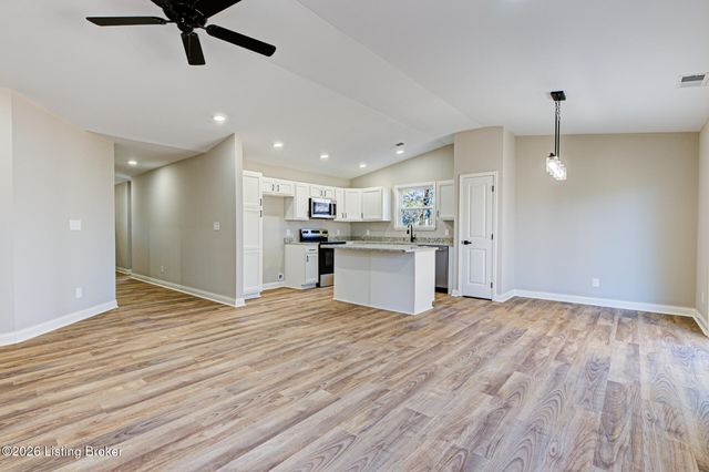 158 Mapleview Dr, Mt Washington, KY 40047