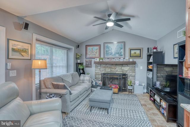 209 CAROLINE PL N, Dover, DE 19904
