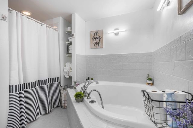 517 W Lakeside Drive, Fergus Falls, MN 56537