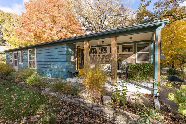 517 W Lakeside Drive, Fergus Falls, MN 56537