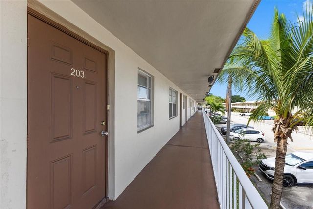 7200 NW 5th Pl 203, Margate, FL 33063