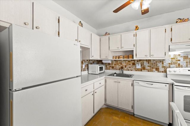 7200 NW 5th Pl 203, Margate, FL 33063