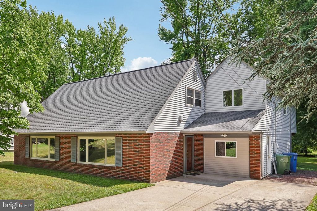 1927 CHAPEL AVE W, Cherry Hill, NJ 08002