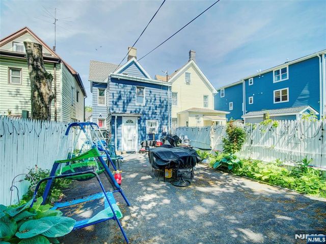 40 Bruen Avenue, Irvington, NJ 07111