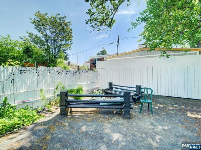 40 Bruen Avenue, Irvington, NJ 07111