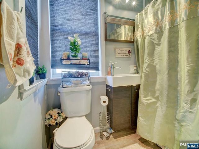 40 Bruen Avenue, Irvington, NJ 07111