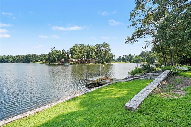 2016 Lake Sorrento Drive, Conyers, GA 30012