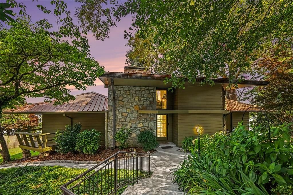 2016 Lake Sorrento Drive, Conyers, GA 30012