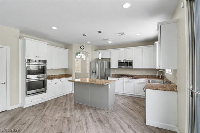 10548 Meadow Mist Avenue, Las Vegas, NV 89135