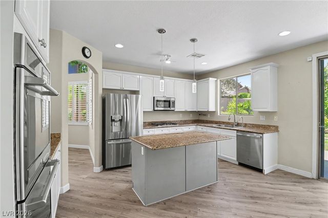 10548 Meadow Mist Avenue, Las Vegas, NV 89135