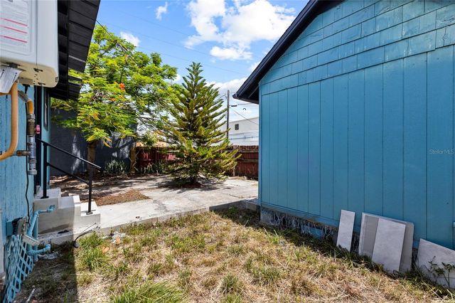 2506 W MAIN STREET, Tampa, FL 33607