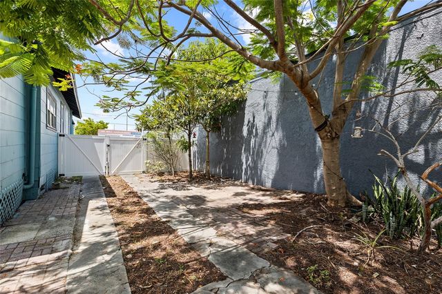 2506 W MAIN STREET, Tampa, FL 33607