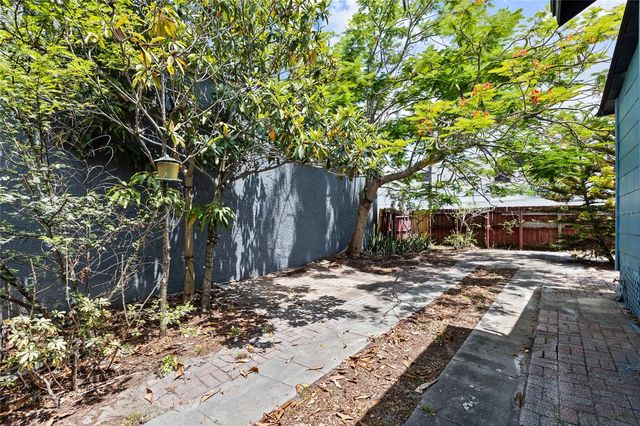 2506 W MAIN STREET, Tampa, FL 33607