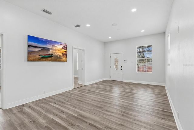 2506 W MAIN STREET, Tampa, FL 33607
