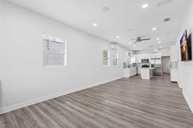 2506 W MAIN STREET, Tampa, FL 33607