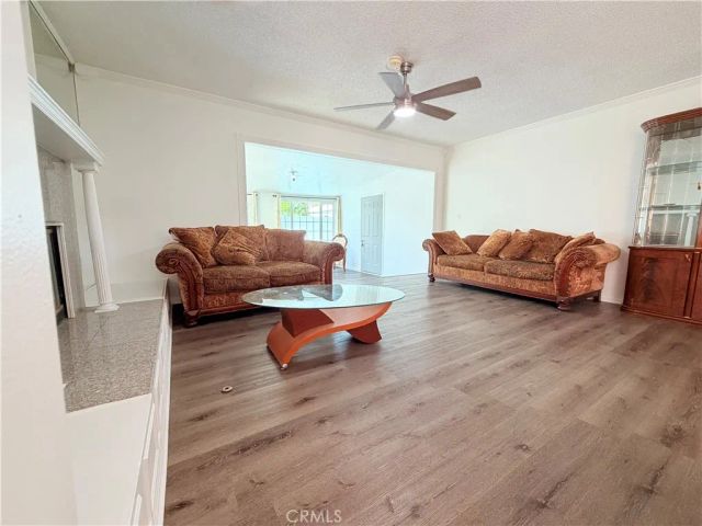 9423 Woodley, Los Angeles, CA 91343