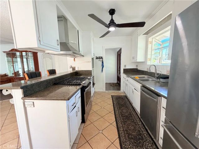 9423 Woodley, Los Angeles, CA 91343
