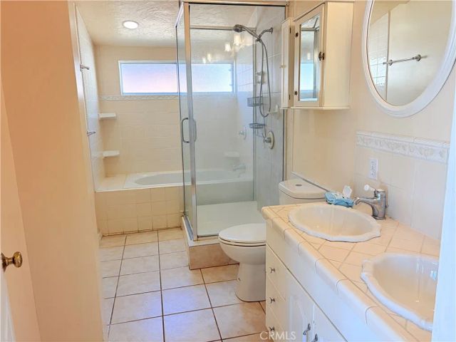 9423 Woodley, Los Angeles, CA 91343