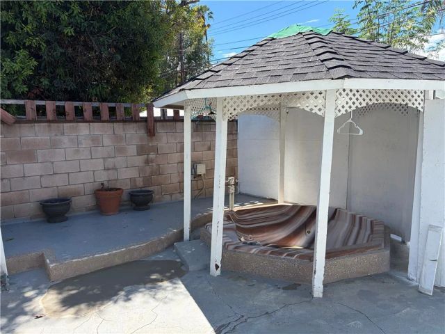 9423 Woodley, Los Angeles, CA 91343