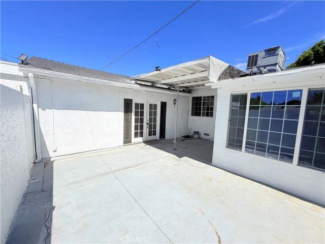 9423 Woodley, Los Angeles, CA 91343