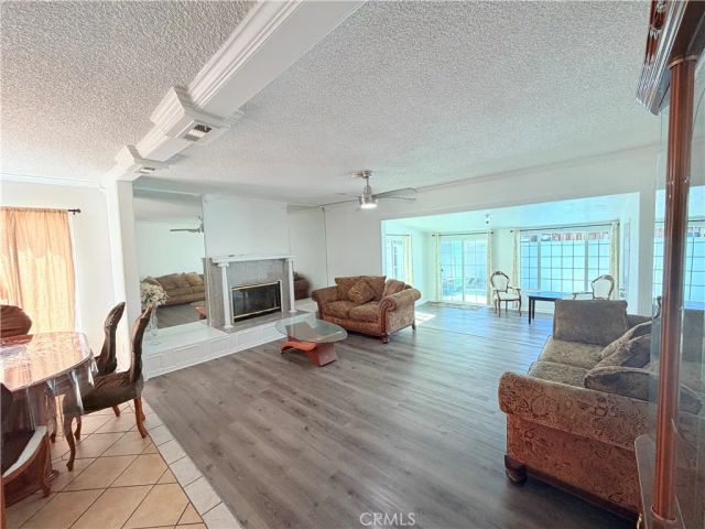 9423 Woodley, Los Angeles, CA 91343