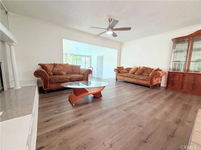 9423 Woodley, Los Angeles, CA 91343