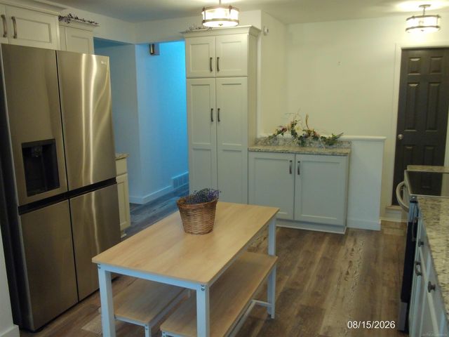 8138 Hillcrest Boulevard, Westland, MI 48185