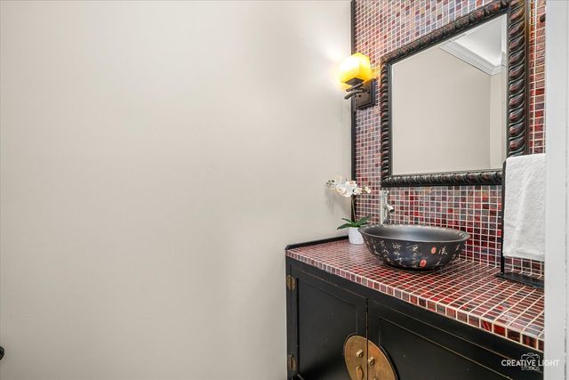 292 Winding Creek Drive, Naperville, IL 60565