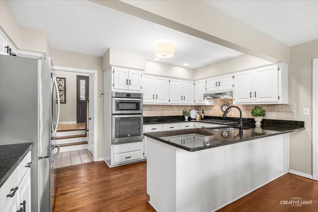 292 Winding Creek Drive, Naperville, IL 60565